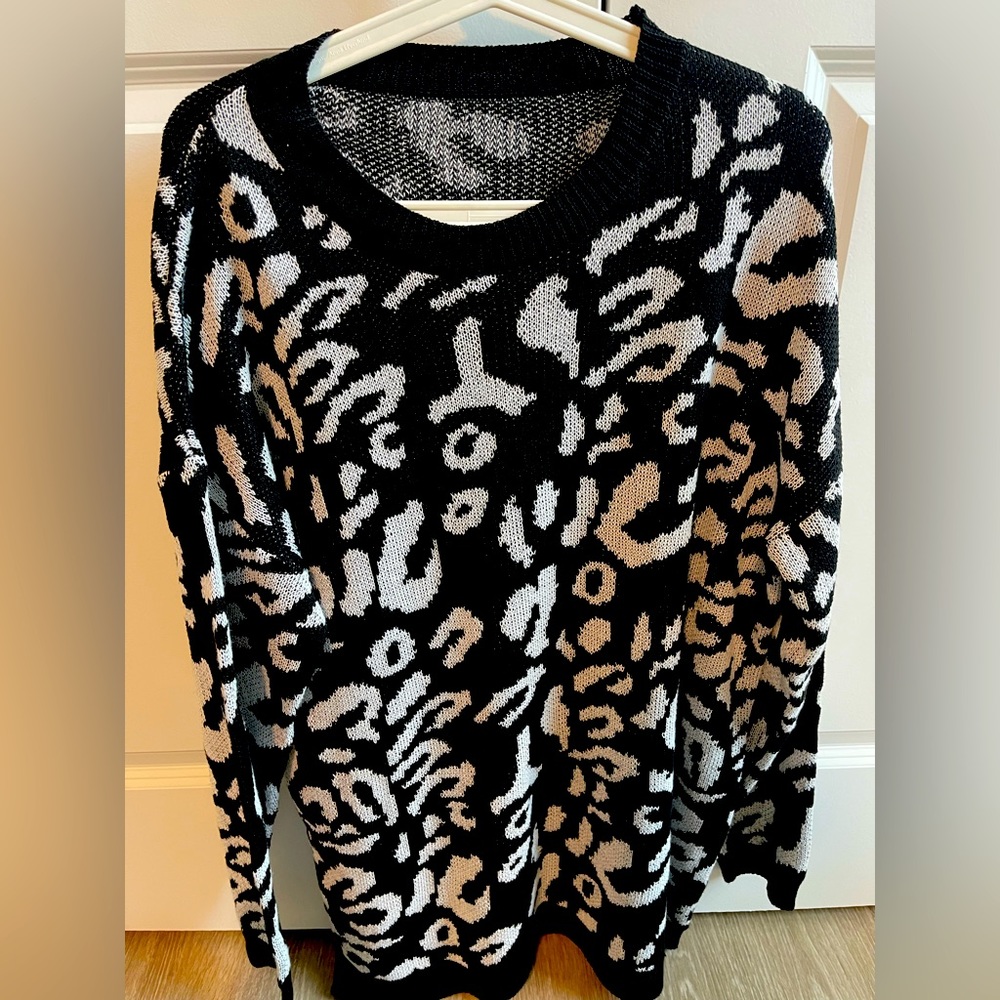 Very fun oversized sweater